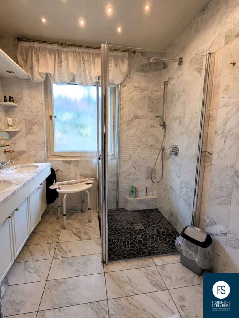 Badezimmer EG