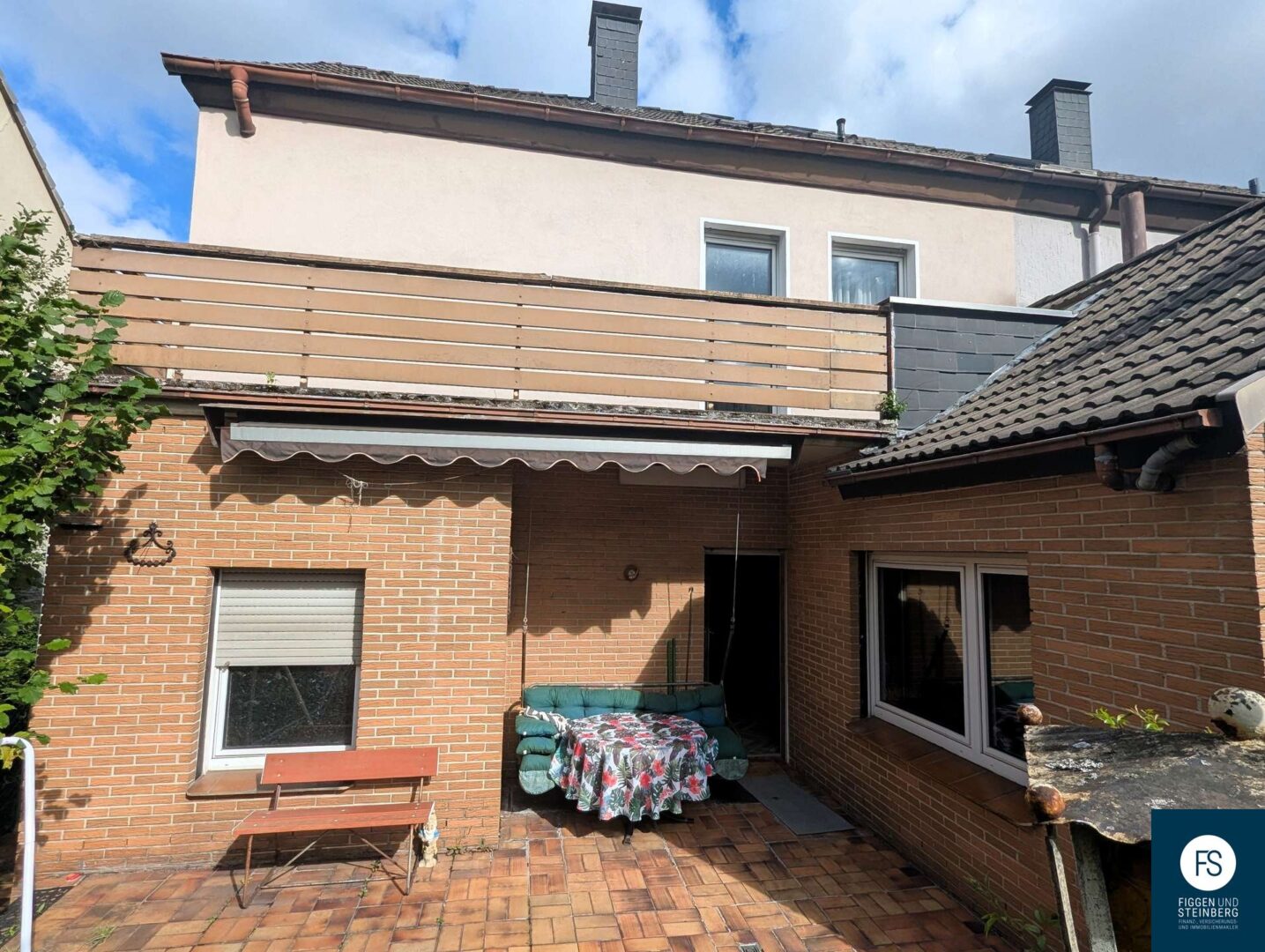 Terrasse und Rückansicht