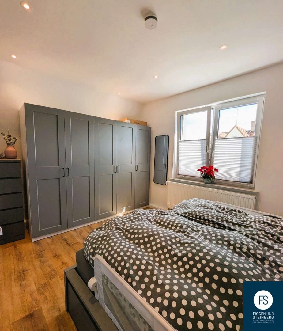 Schlafzimmer 1