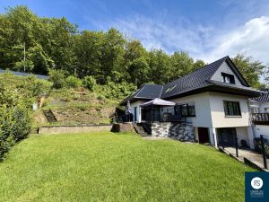 Garten mit Blick auf die Terrasse