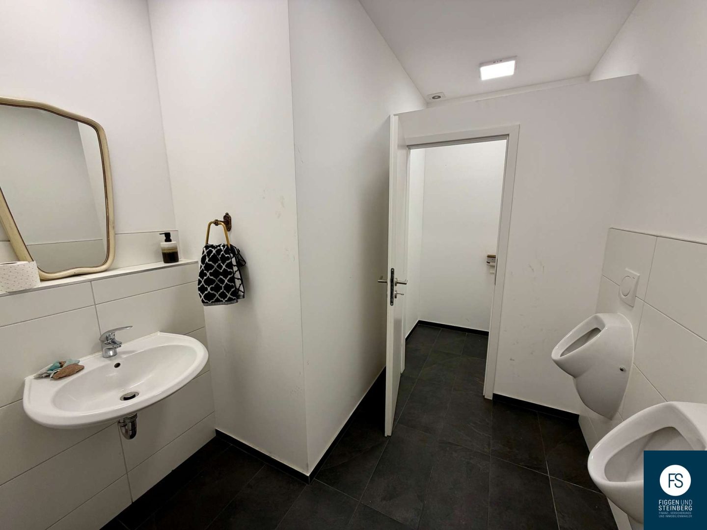 Sanitäre Anlage Gewerbe Vorderhaus